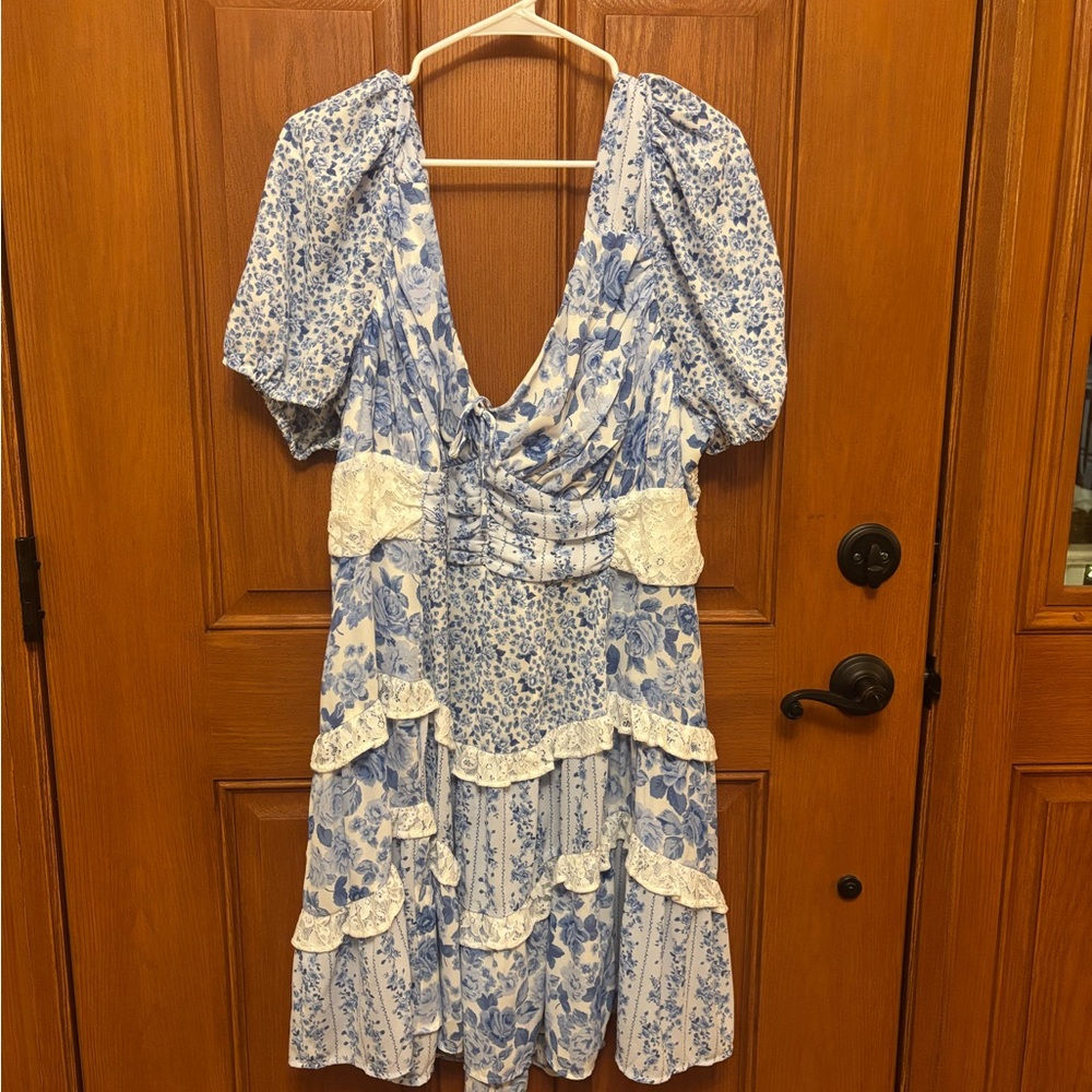 ARULA Blue and White Floral Midi Dress